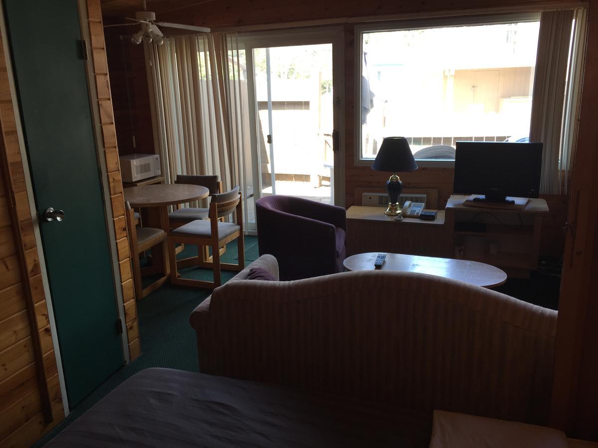 Falcon Lake Hotel Kültér fotó