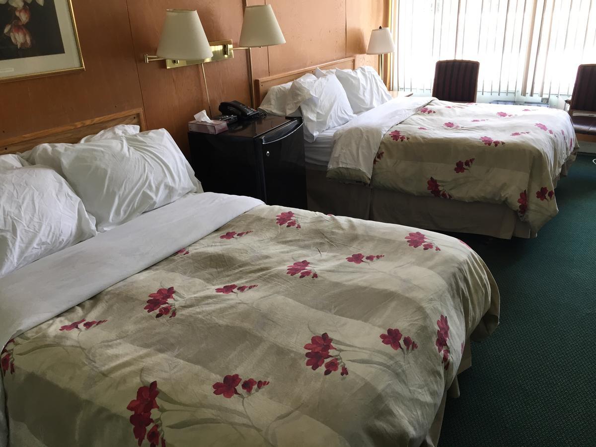 Falcon Lake Hotel Kültér fotó