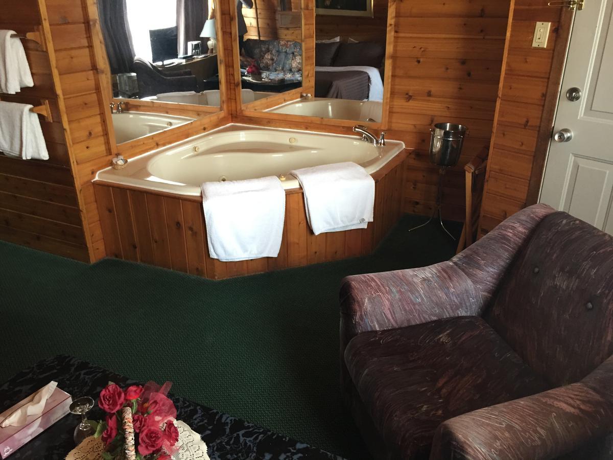 Falcon Lake Hotel Kültér fotó