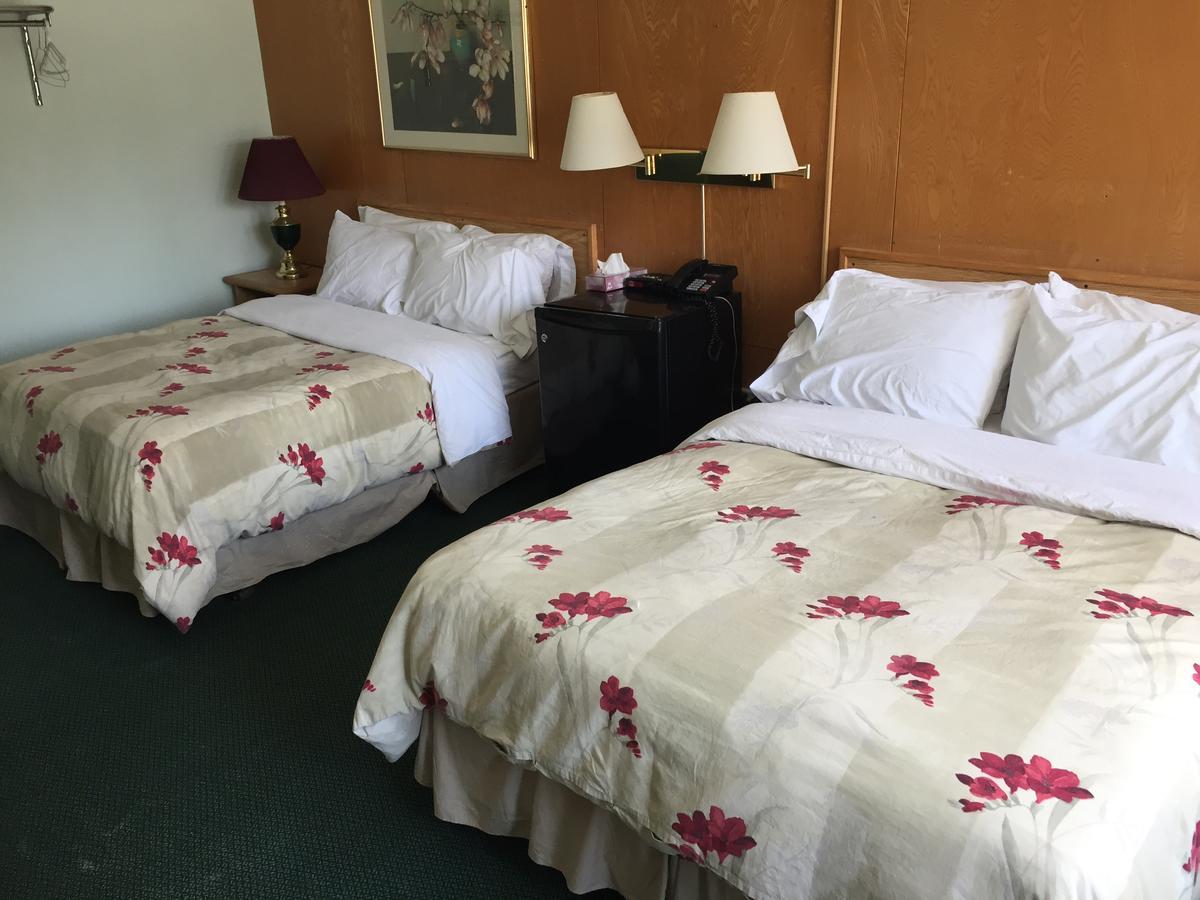 Falcon Lake Hotel Kültér fotó